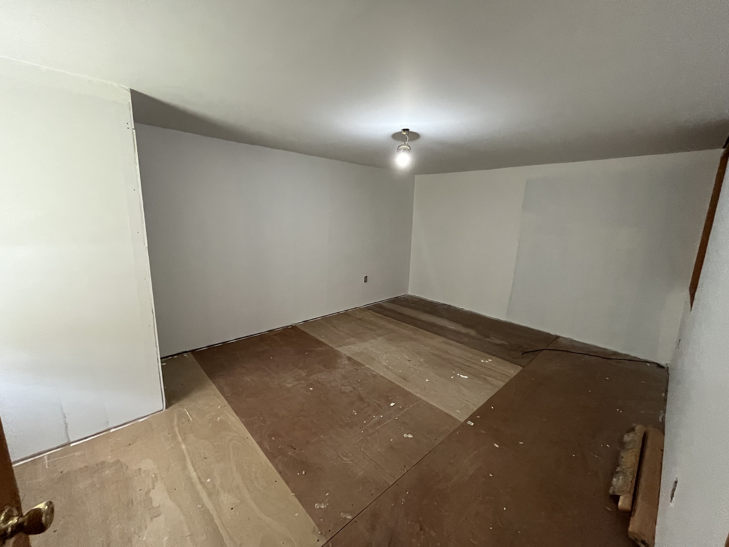3420 Howlett Road Paw Paw, IL 61353 - Photo 21 of 34 an empty room with a workbench