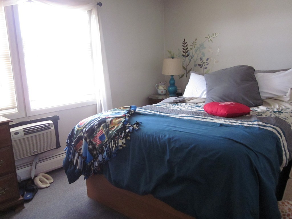 34 Manor Court, Unit 34 Springfield, MA 01118 - Photo 12 of 16