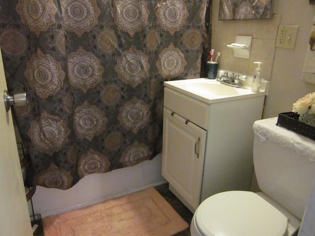 34 Manor Court, Unit 34 Springfield, MA 01118 - Photo 13 of 16