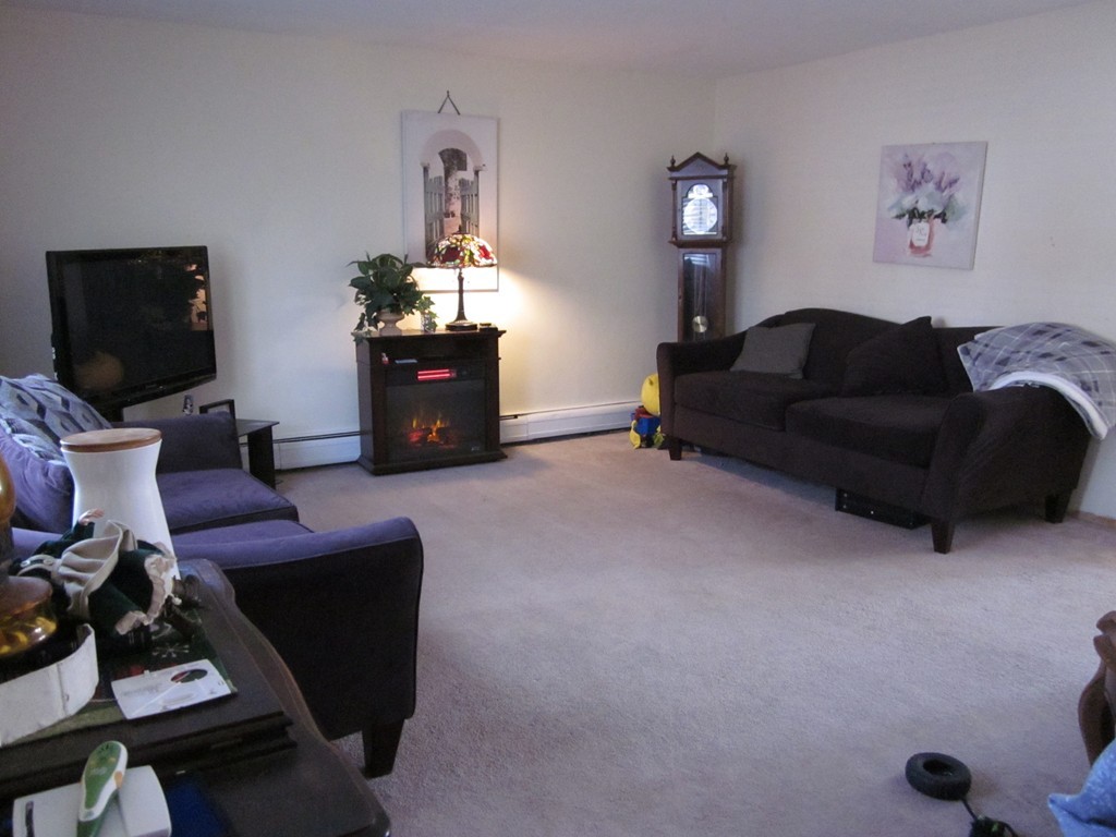 34 Manor Court, Unit 34 Springfield, MA 01118 - Photo 4 of 16