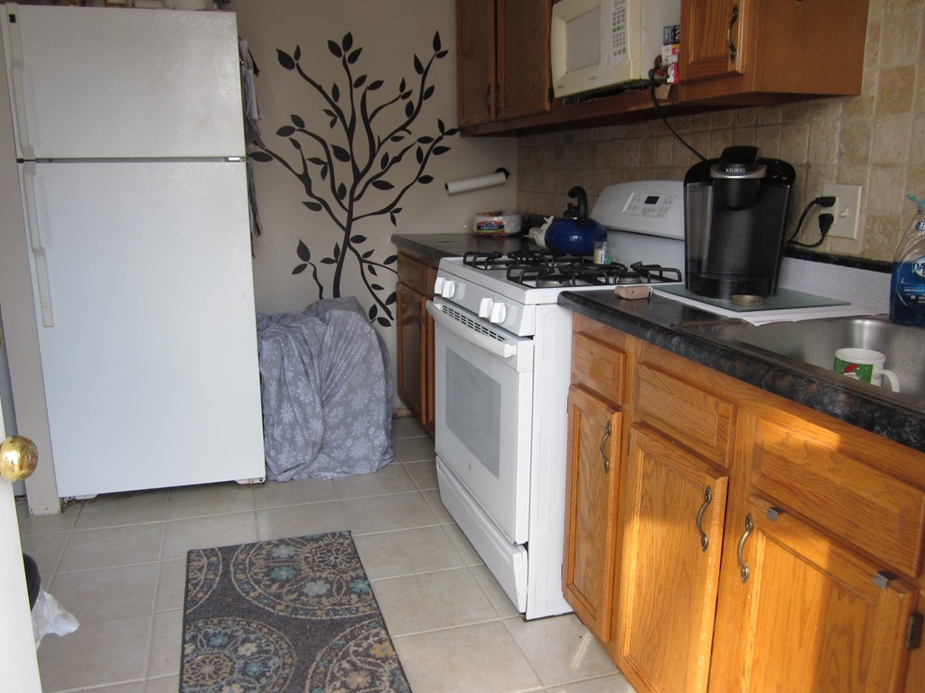 34 Manor Court, Unit 34 Springfield, MA 01118 - Photo 9 of 16