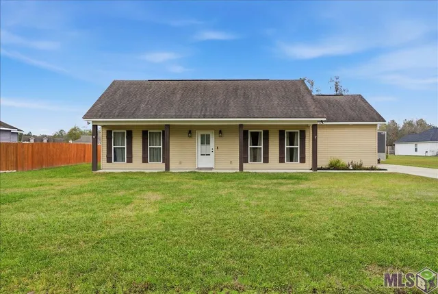 $208,000 | 20405 Ridgelake Road, Ponchatoula, LA 70454