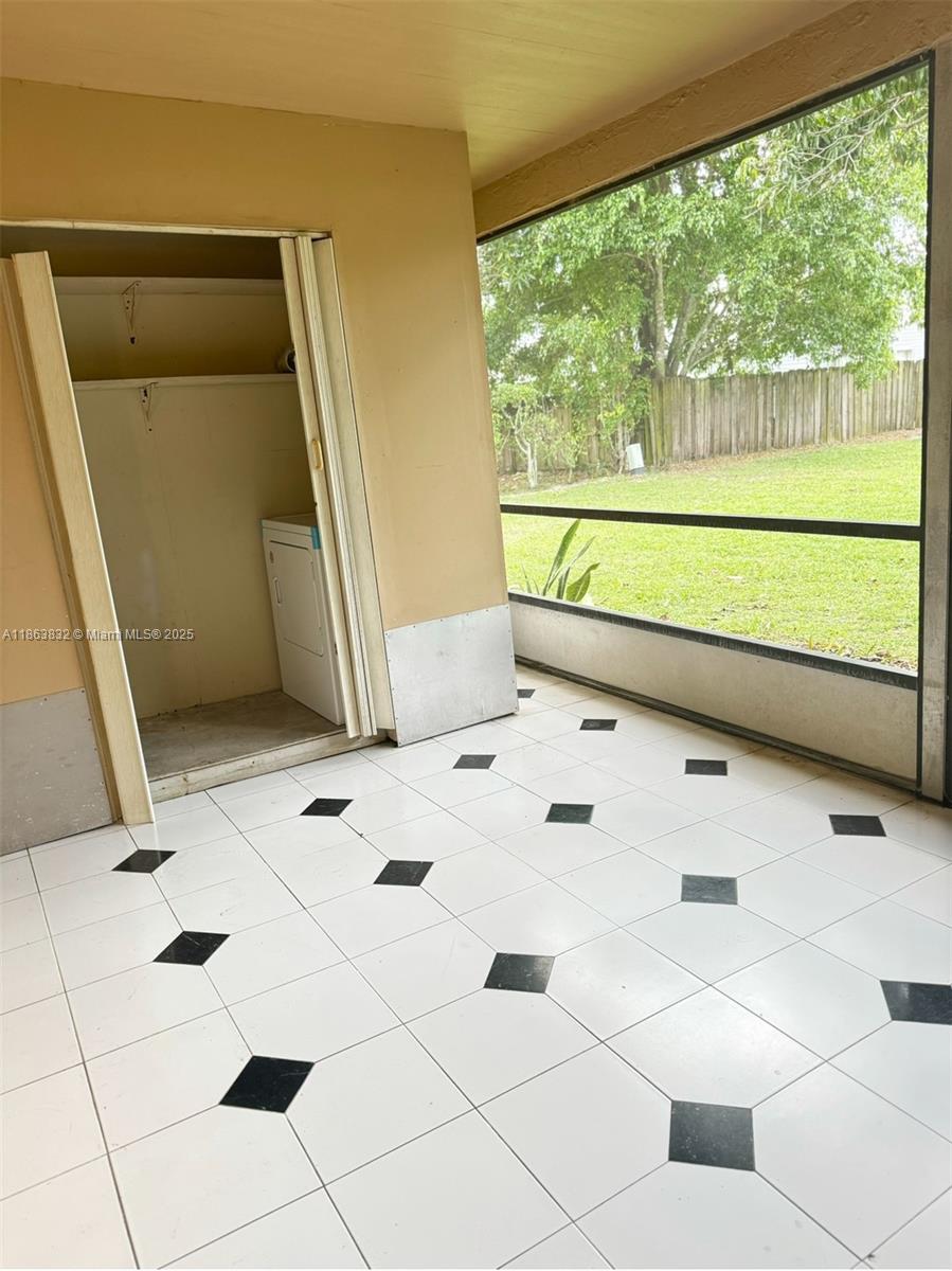 1327 Riverside Circle, Unit 1327 Wellington, FL 33414 - Photo 19 of 20 a view of a bath tub with a sink