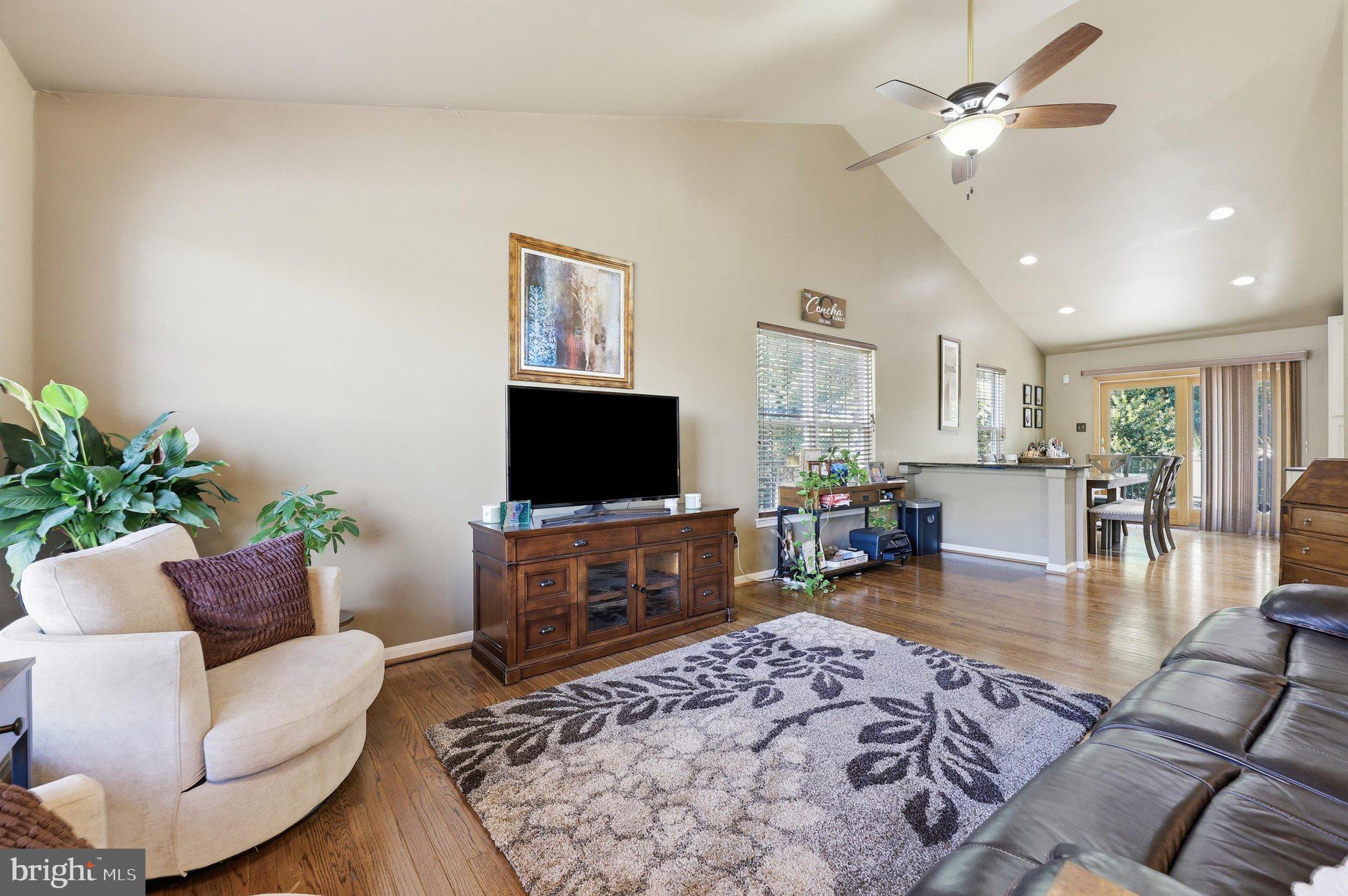 6154 Downs Ridge Court Elkridge, MD 21075 - Photo 26 of 58 living room