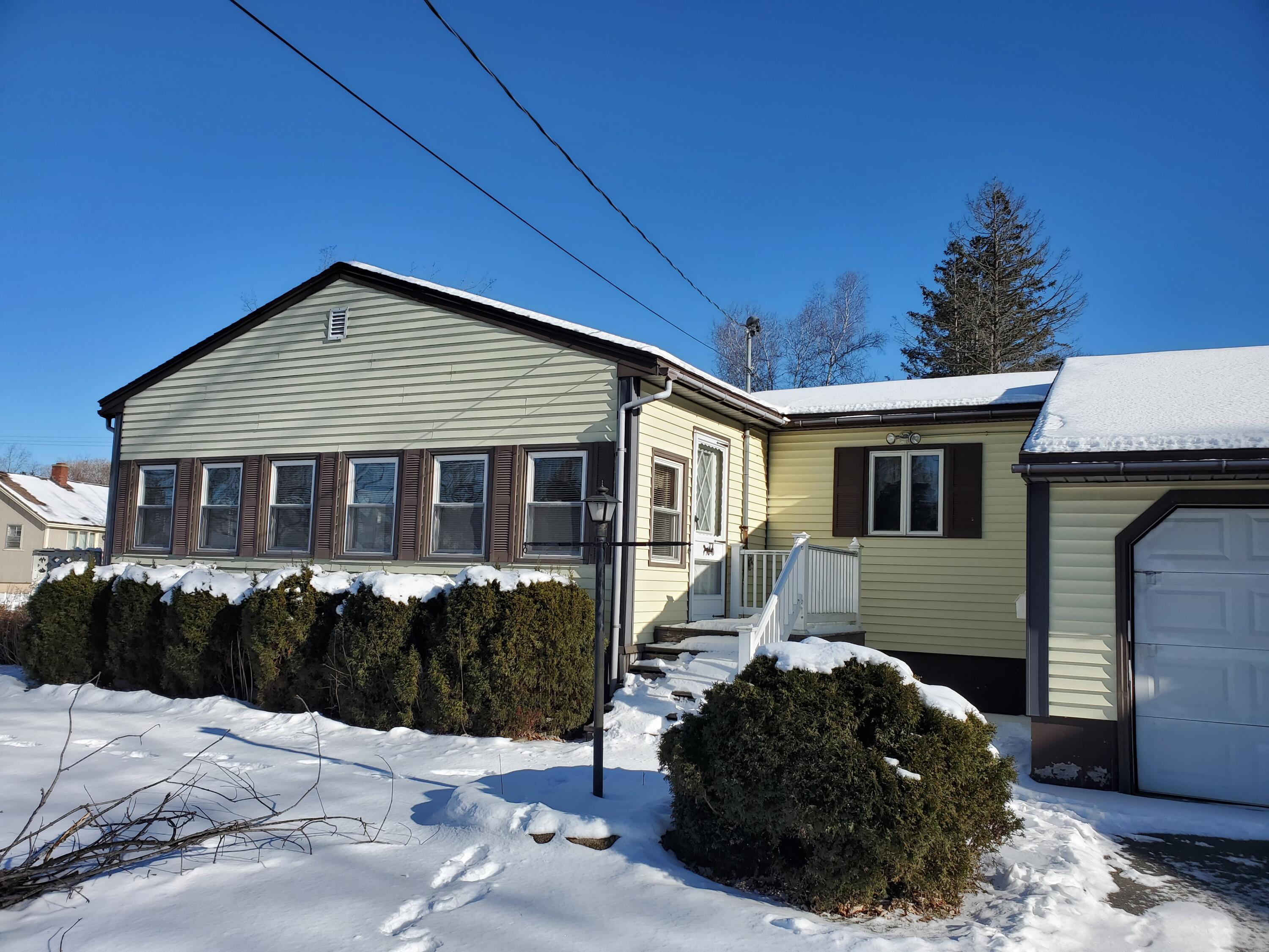 431 Birch Street Bangor, ME 04401 - Photo 4 of 35 20240121_124947