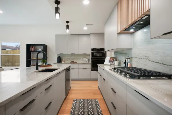 $674,999 | 6307 Clubway Lane, Austin, TX 78745