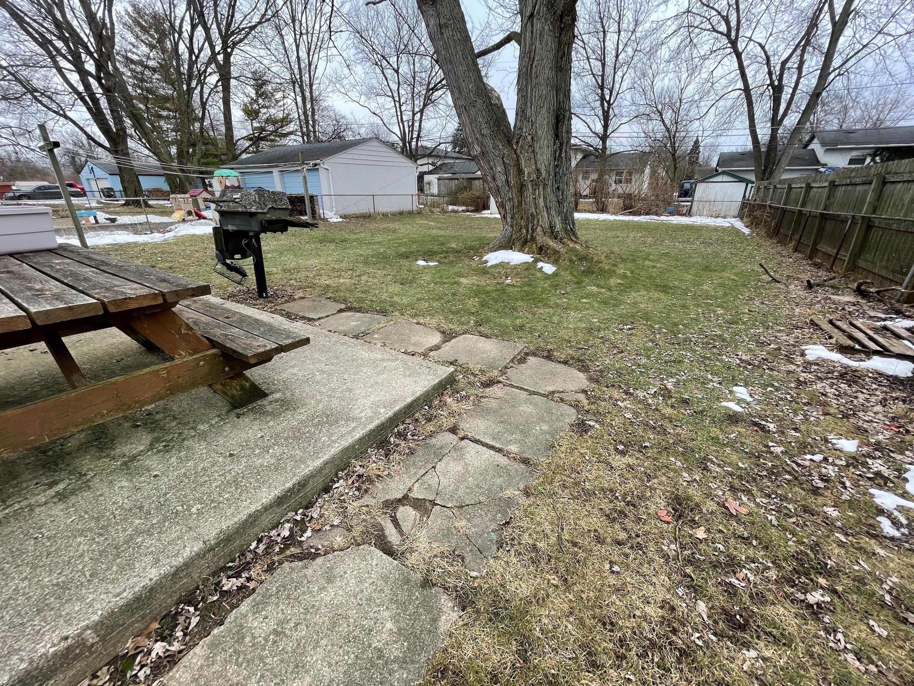 2121 Brookfield Road Columbus, OH 43229 - Photo 18 of 21 Gallery Image 18
