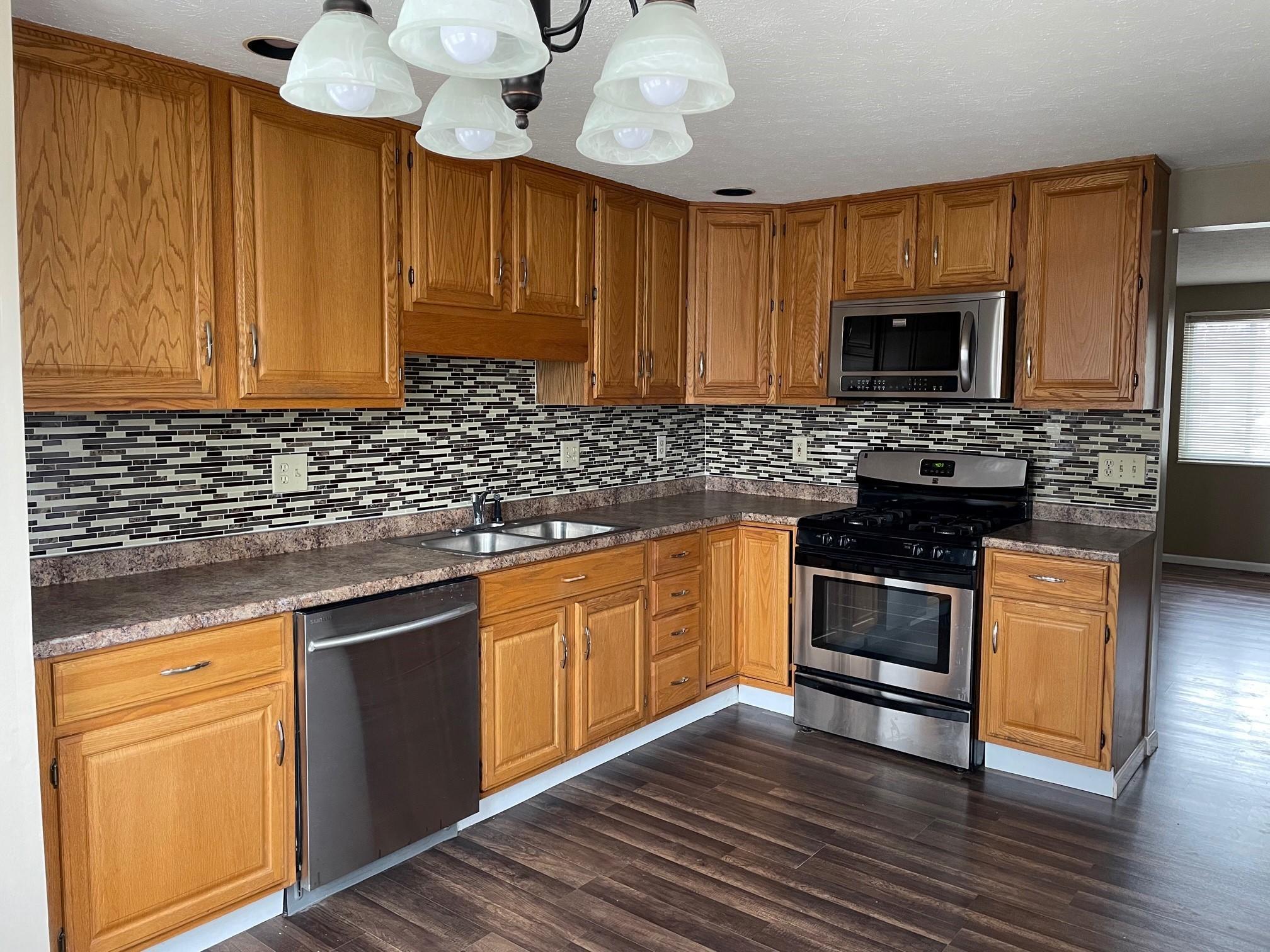2121 Brookfield Road Columbus, OH 43229 - Photo 4 of 21 Gallery Image 4