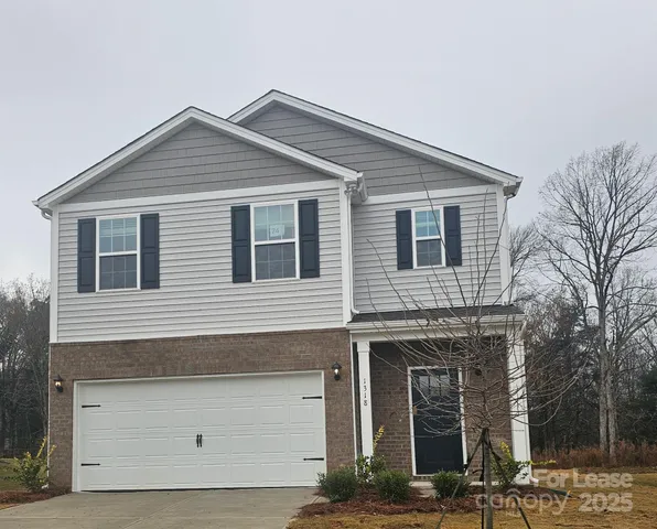 $2,295 | 1318 37th Ave Lane Northeast, Hickory, NC 28601