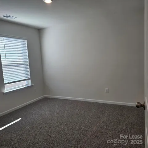 $2,295 | 1318 37th Ave Lane Northeast, Hickory, NC 28601