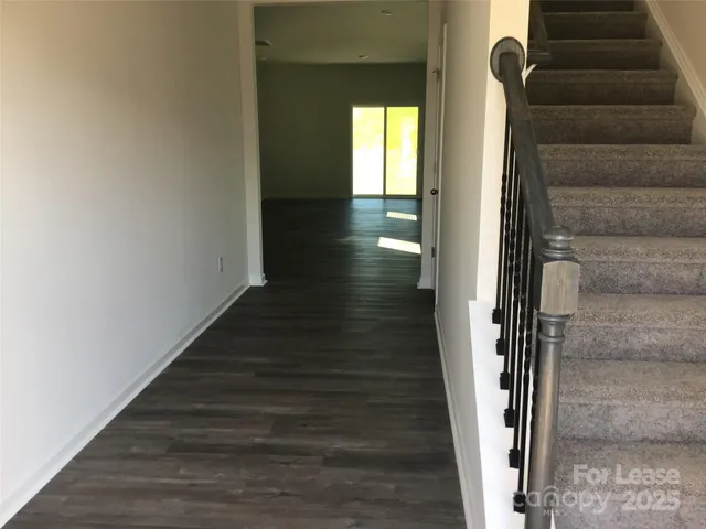 $2,295 | 1318 37th Ave Lane Northeast, Hickory, NC 28601