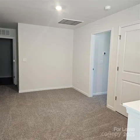 $2,295 | 1318 37th Ave Lane Northeast, Hickory, NC 28601