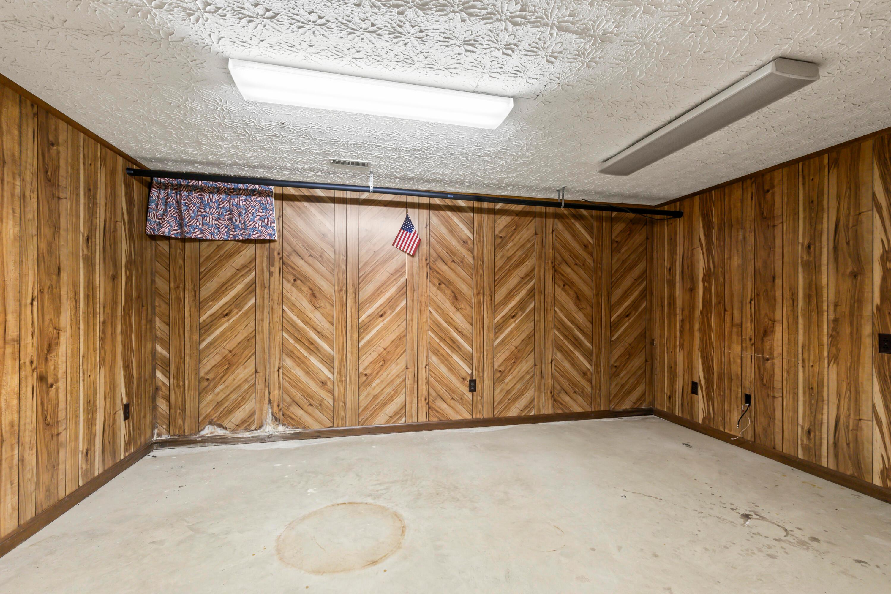 5764 Cheshire Road Galena, OH 43021 - Photo 39 of 59 • Panelled walls
• Ceiling light
• Closet with single door