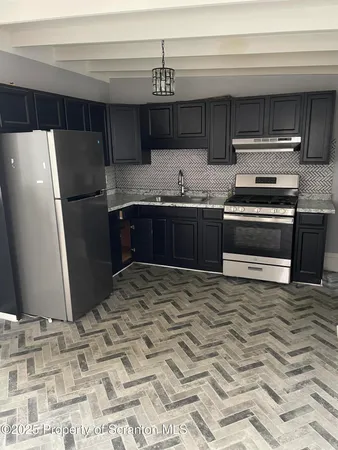 $1,200 | 17 East Carey Street, Unit 3, Plains, PA 18705