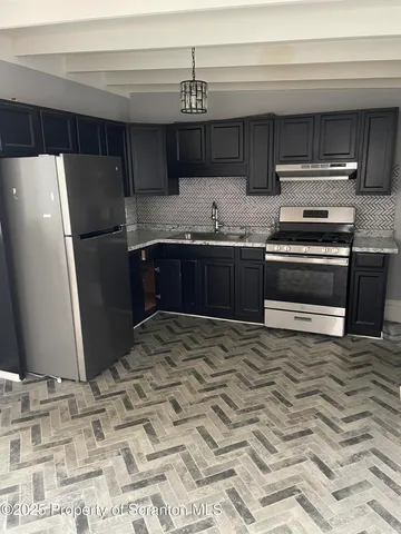 $1,200 | 17 East Carey Street, Unit 3, Plains, PA 18705