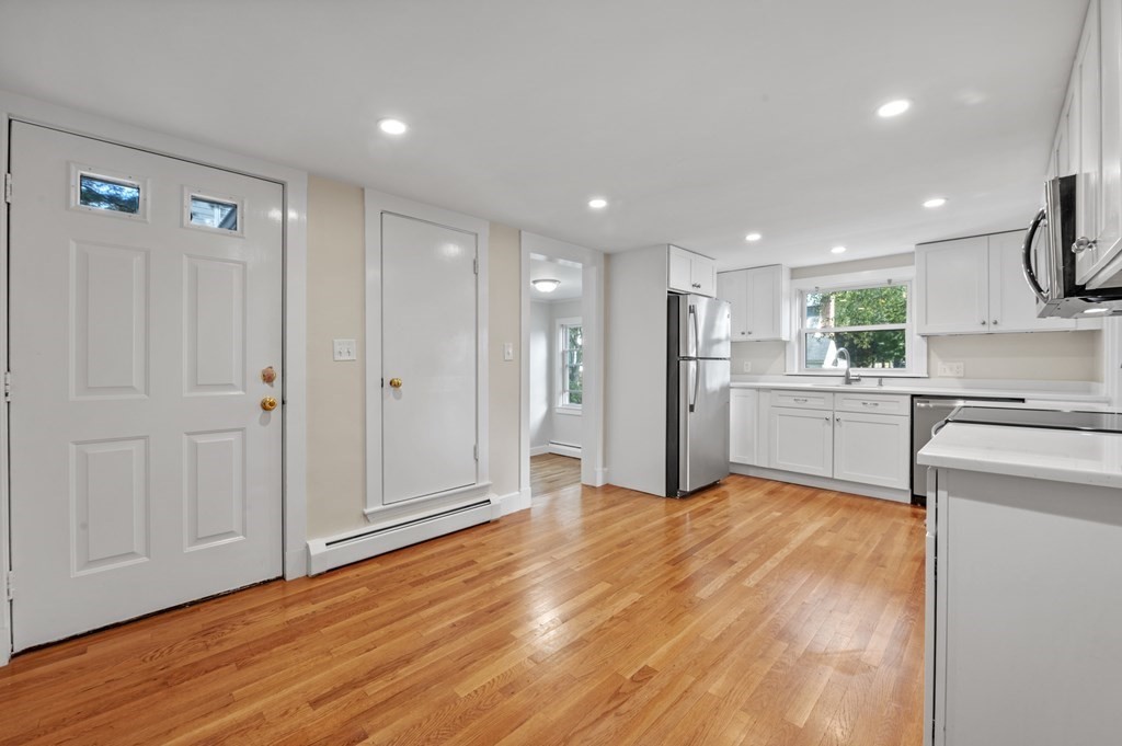 15 Mohawk Road Marblehead, MA 01945 - Photo 9 of 28