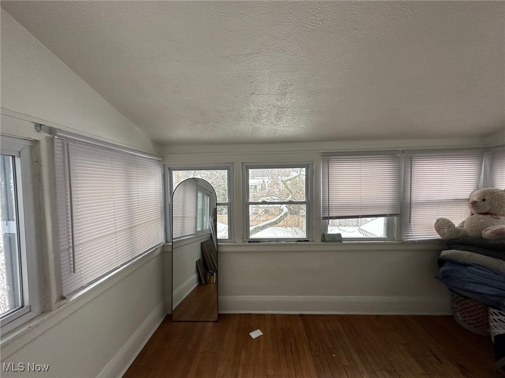 1574 South Taylor Road Cleveland, OH 44118 - Photo 10 of 20 Sunroom / solarium with lofted ceiling
