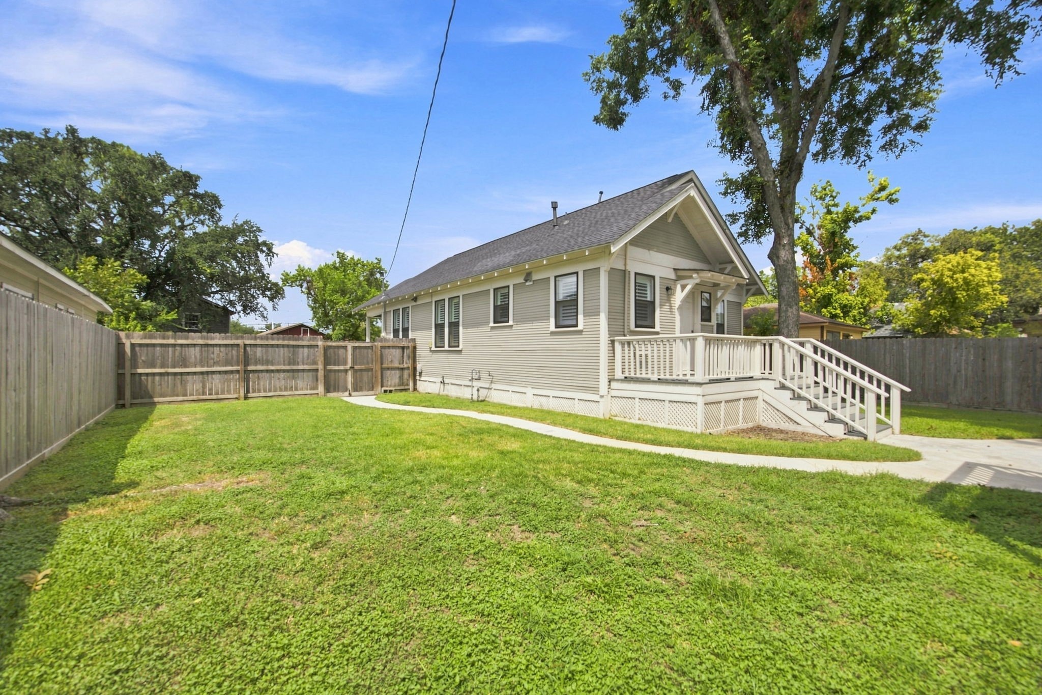 4618 McEwen Street Houston, TX 77009 - Photo 21 of 39 Generous yard space in the fenced backyard area - perfect for entertaining, pool or even an additional ADU.