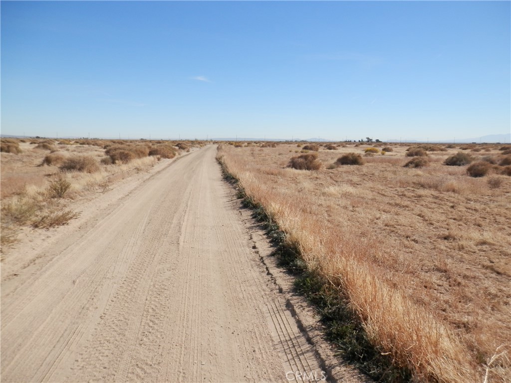 0 75 Stw/ave C Antelope Acres Ca Lancaster, CA 93536 - Photo 1 of 10 a view of beach and ocean