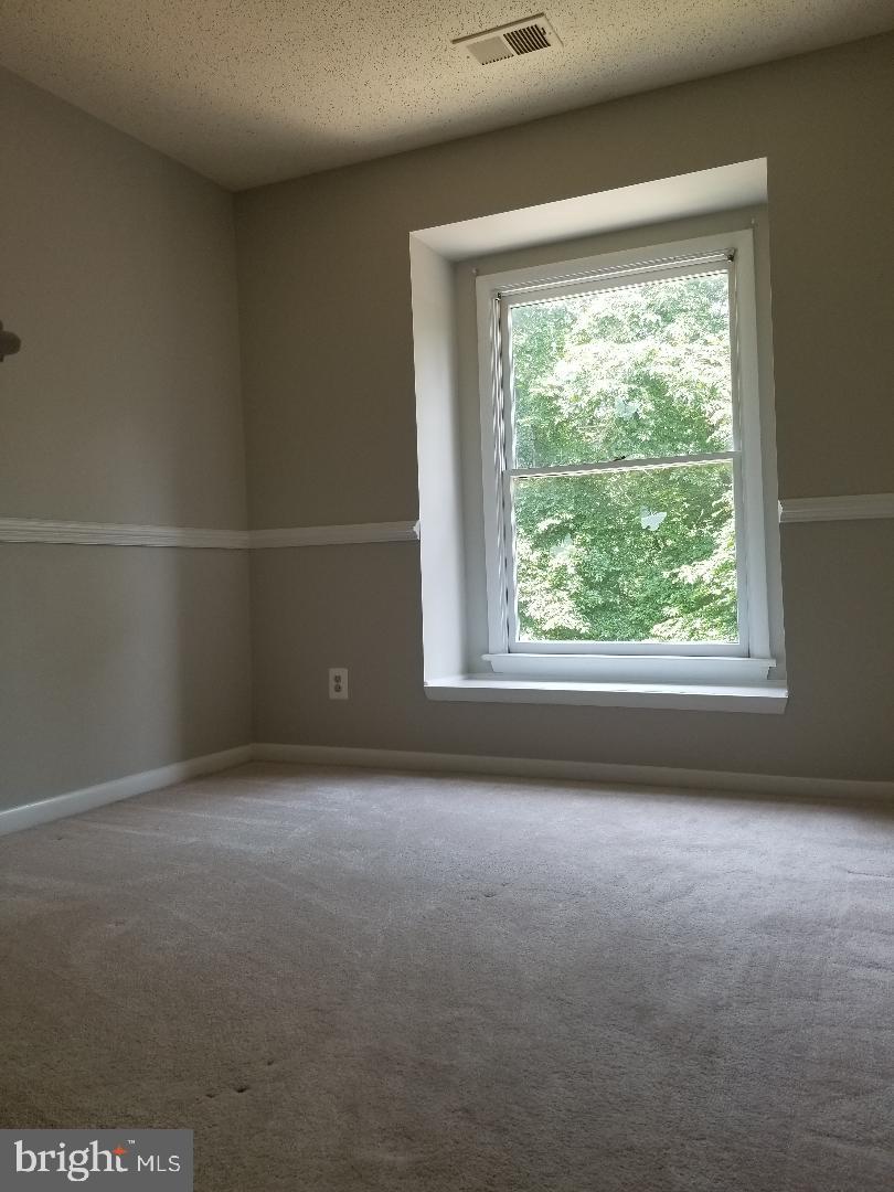 1603 Oak Spring Way Reston, VA 20190 - Photo 12 of 22 Gallery Image 12