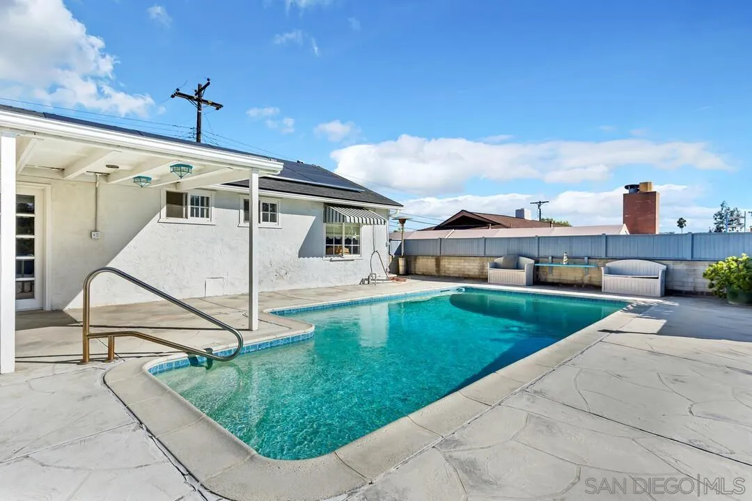 9326 Oakbourne Road Santee, CA 92071 - Photo 27 of 41 a house view with a garden space