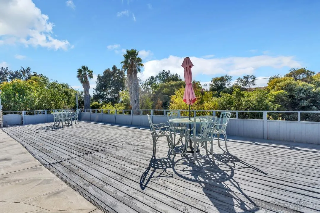 9326 Oakbourne Road Santee, CA 92071 - Photo 29 of 41 a view of a terrace with chairs