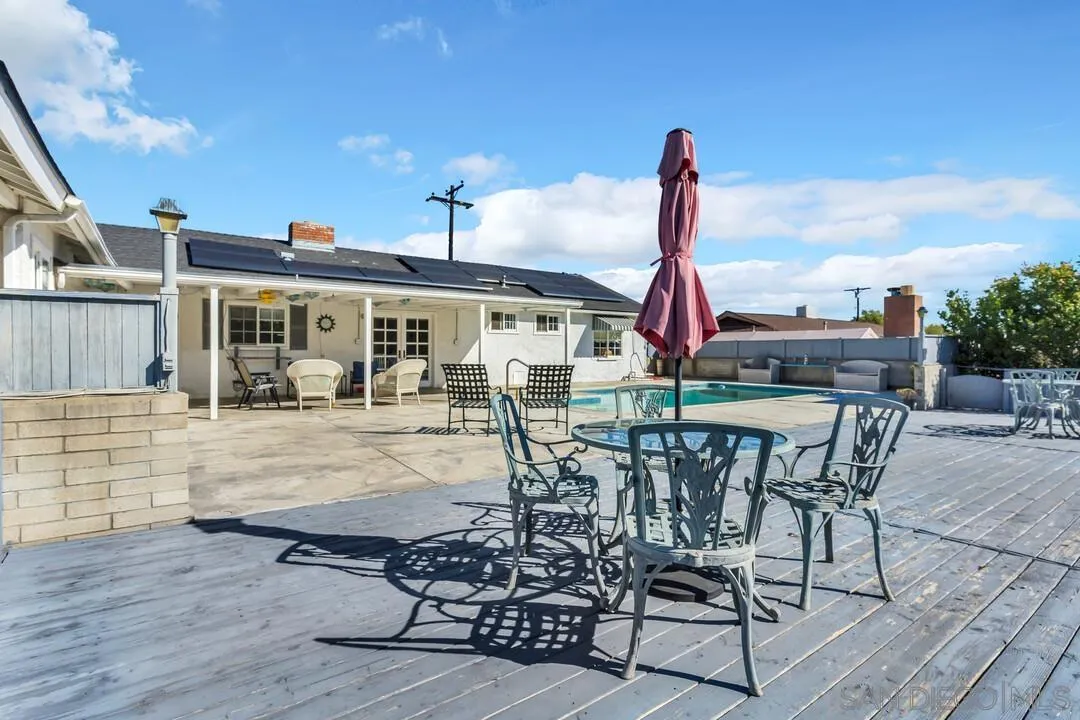 9326 Oakbourne Road Santee, CA 92071 - Photo 30 of 41 a view of a terrace with furniture and stove