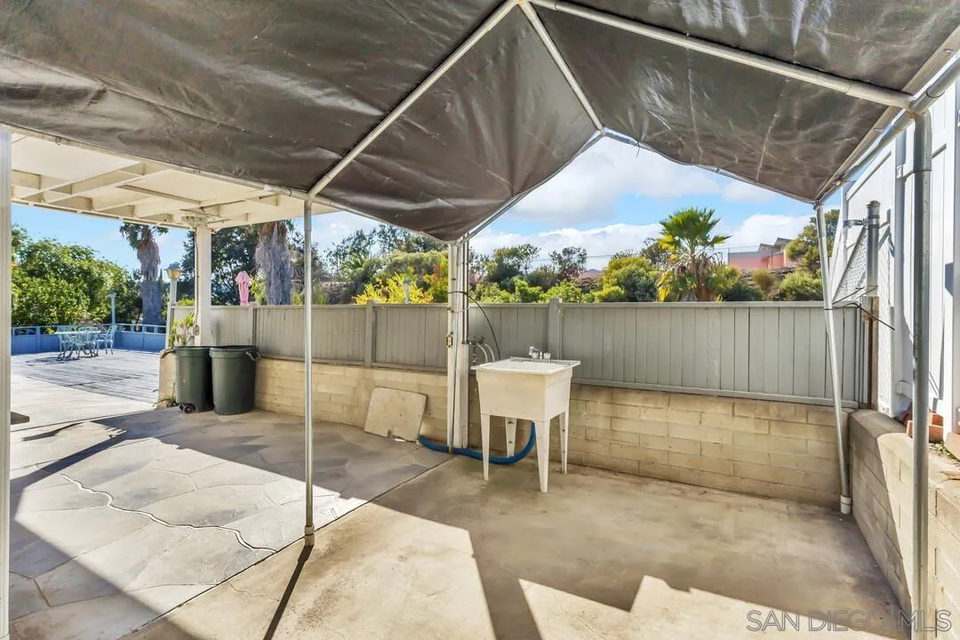 9326 Oakbourne Road Santee, CA 92071 - Photo 33 of 41 a view of a patio