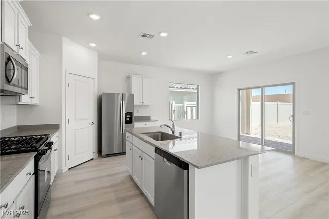 $466,900 | 6737 High Cascade Avenue, Las Vegas, NV 89156