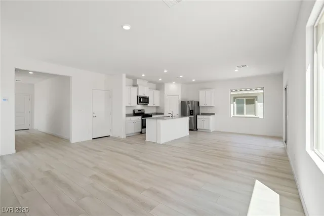 $466,900 | 6737 High Cascade Avenue, Las Vegas, NV 89156