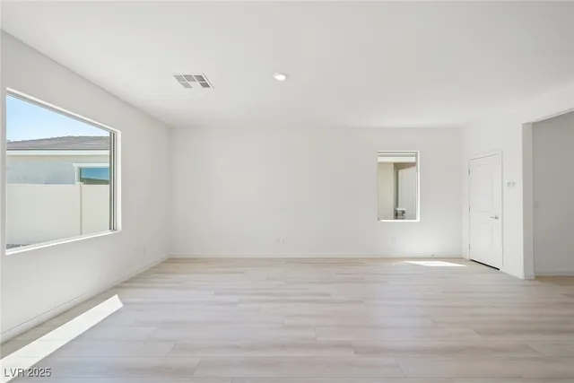 $466,900 | 6737 High Cascade Avenue, Las Vegas, NV 89156