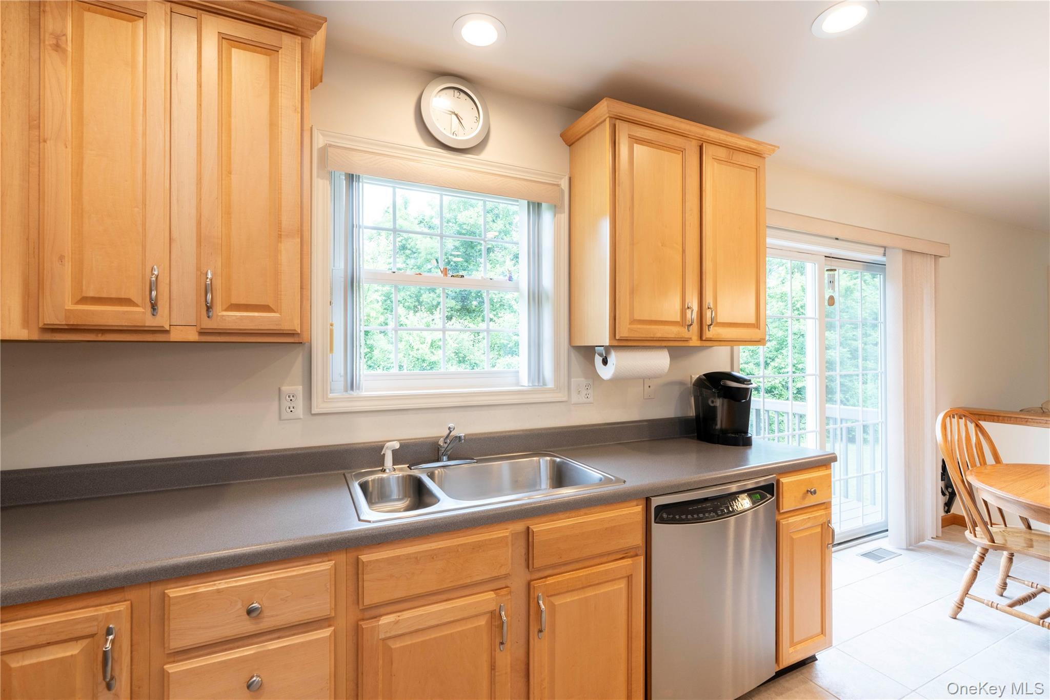 46 Wildflower Ridge Poughkeepsie, NY 12603 - Photo 16 of 39