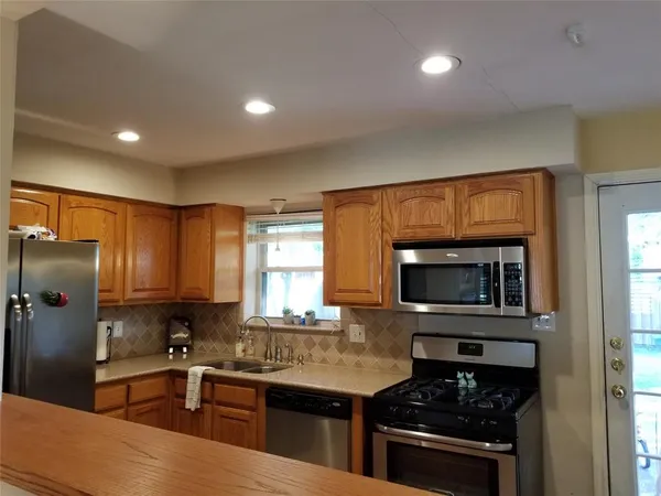 $2,850 | 10454 Lanshire Drive, Dallas, TX 75238