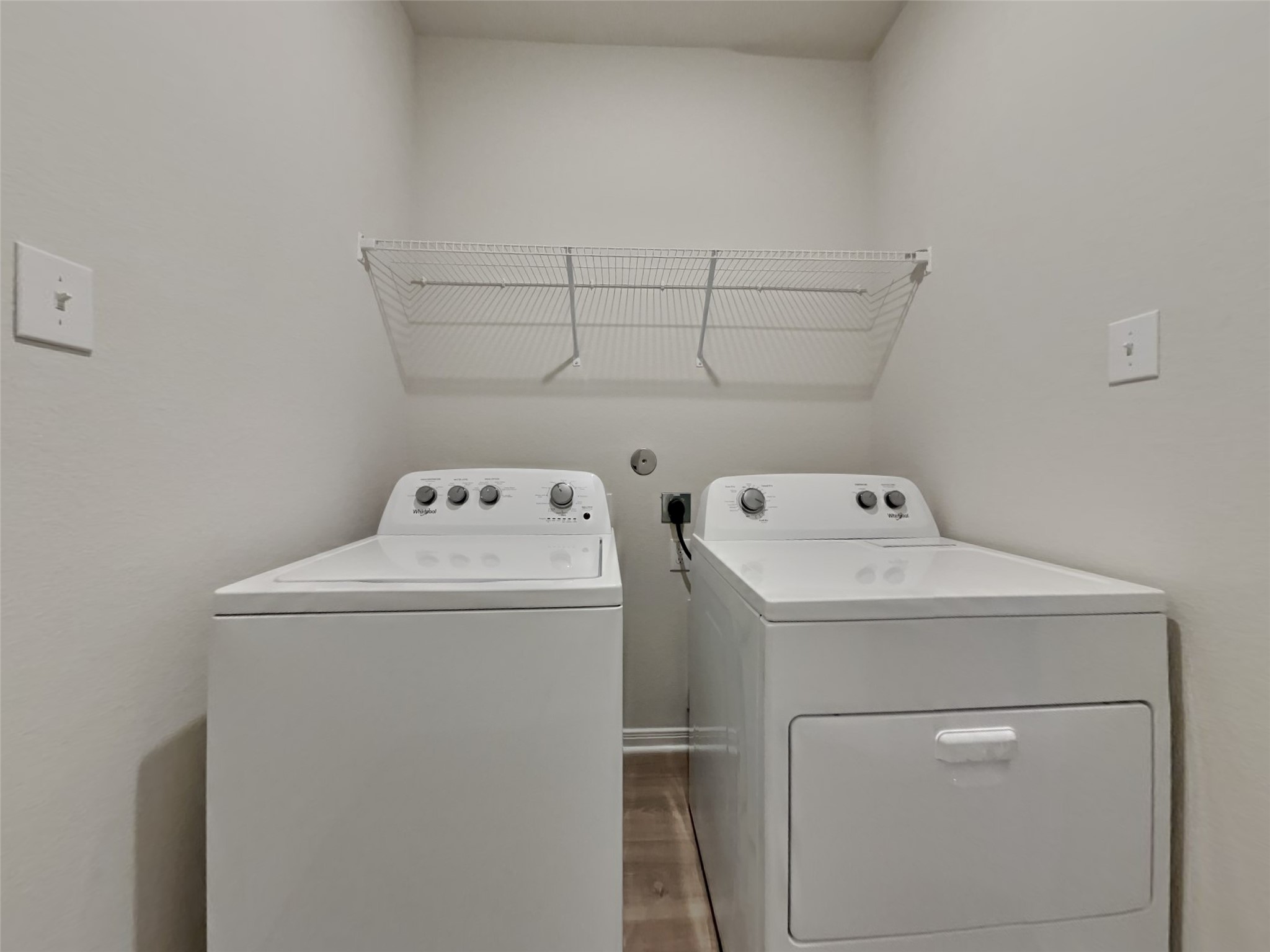 15419 Maple Ter Drive Conroe, TX 77303 - Photo 14 of 26 a utility room with dryer and washer