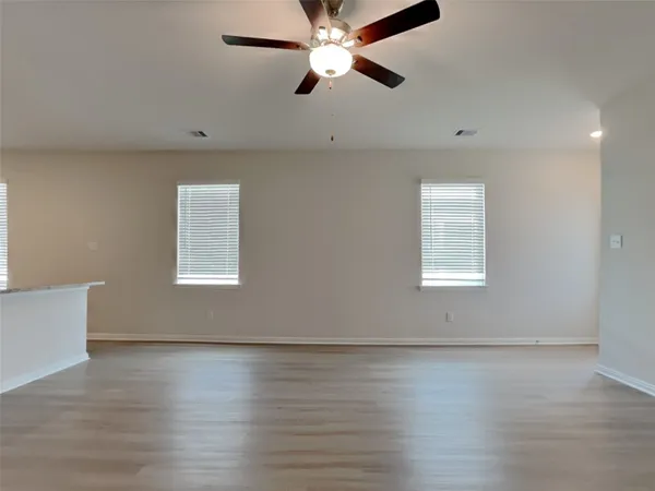 $1,695 | 15419 Maple Ter Drive, Conroe, TX 77303