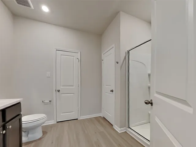 $1,695 | 15419 Maple Ter Drive, Conroe, TX 77303