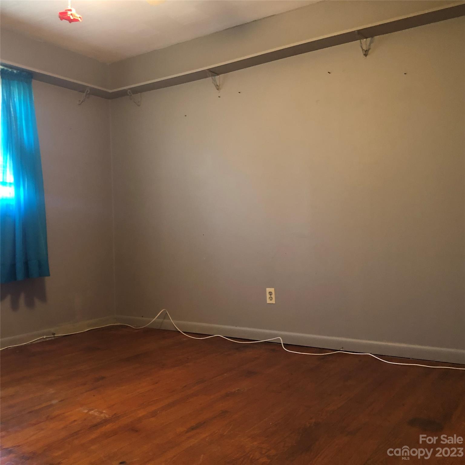 530 Shelton Road Clyde, NC 28721 - Photo 27 of 36 a view of an empty room
