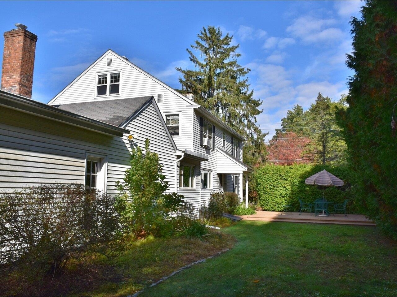 6 Crescent Road Burlington, VT 05401 - Photo 2 of 40 Gallery Image 2