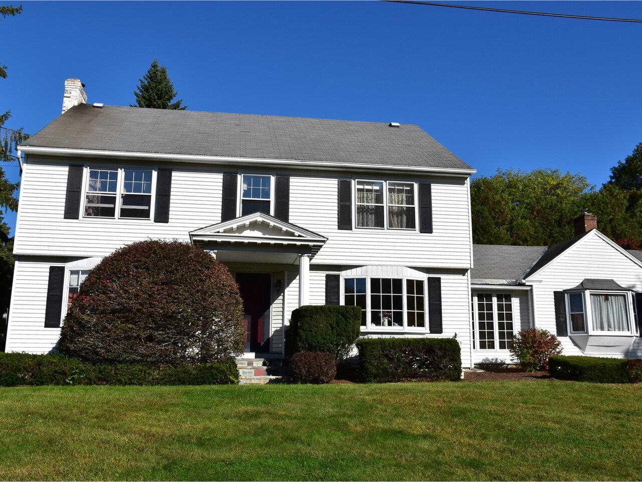 6 Crescent Road Burlington, VT 05401 - Photo 4 of 40 Gallery Image 4