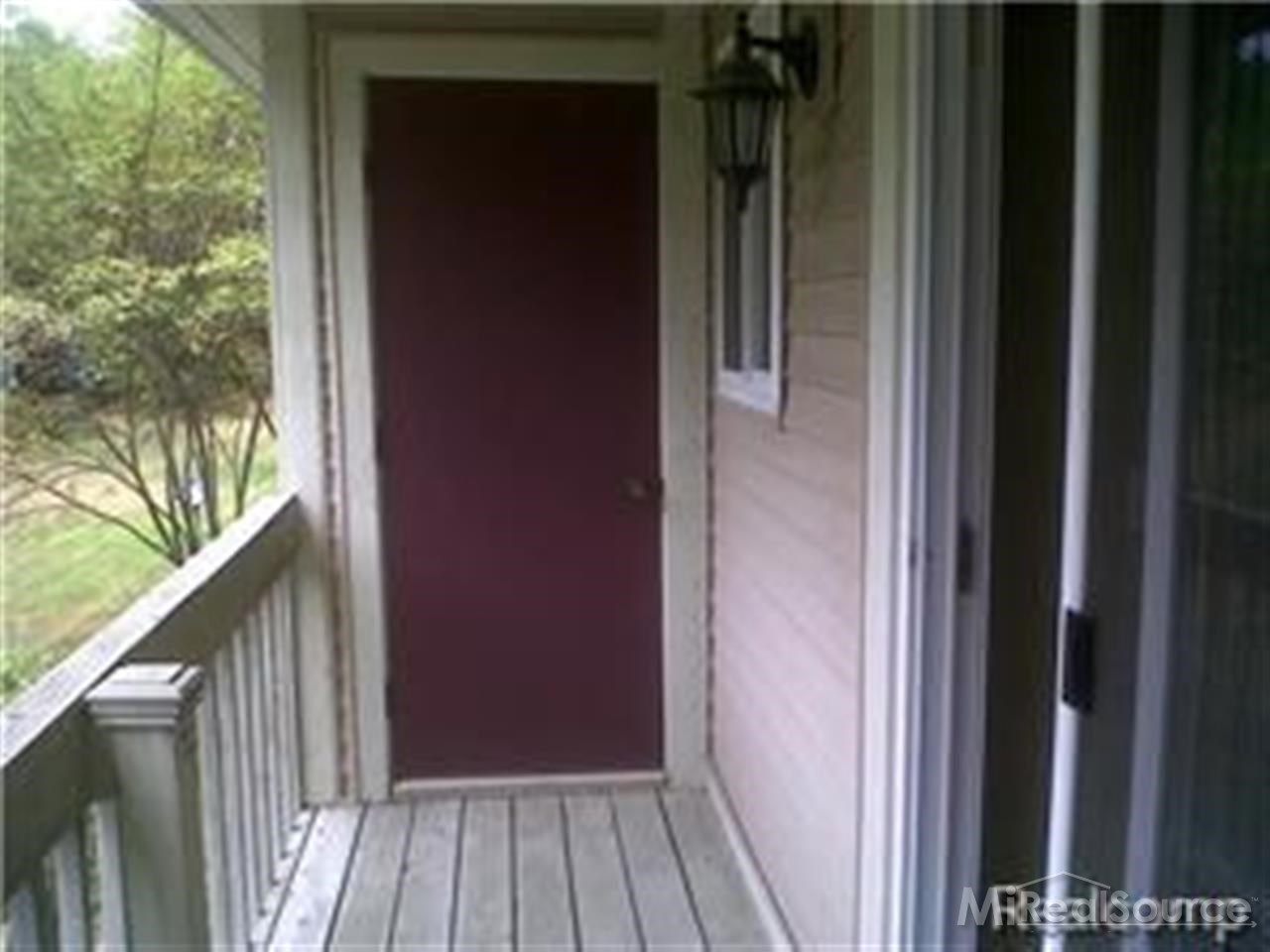 1521 Porter Circle Rochester, MI 48307 - Photo 8 of 9 31183107-7.JPG