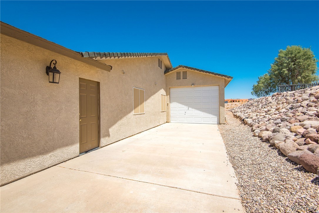 3395 Pegasus Ranch Lane Bullhead City, AZ 86429 - Photo 3 of 50 a view of a building