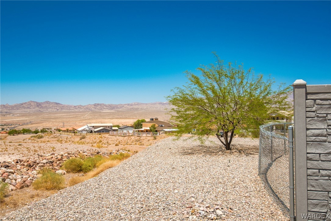 3395 Pegasus Ranch Lane Bullhead City, AZ 86429 - Photo 5 of 50 a view of an ocean beach and city