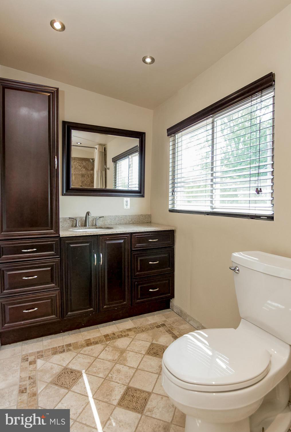 1817 Ellinwood Road Baltimore, MD 21237 - Photo 17 of 30 Bath (Master)