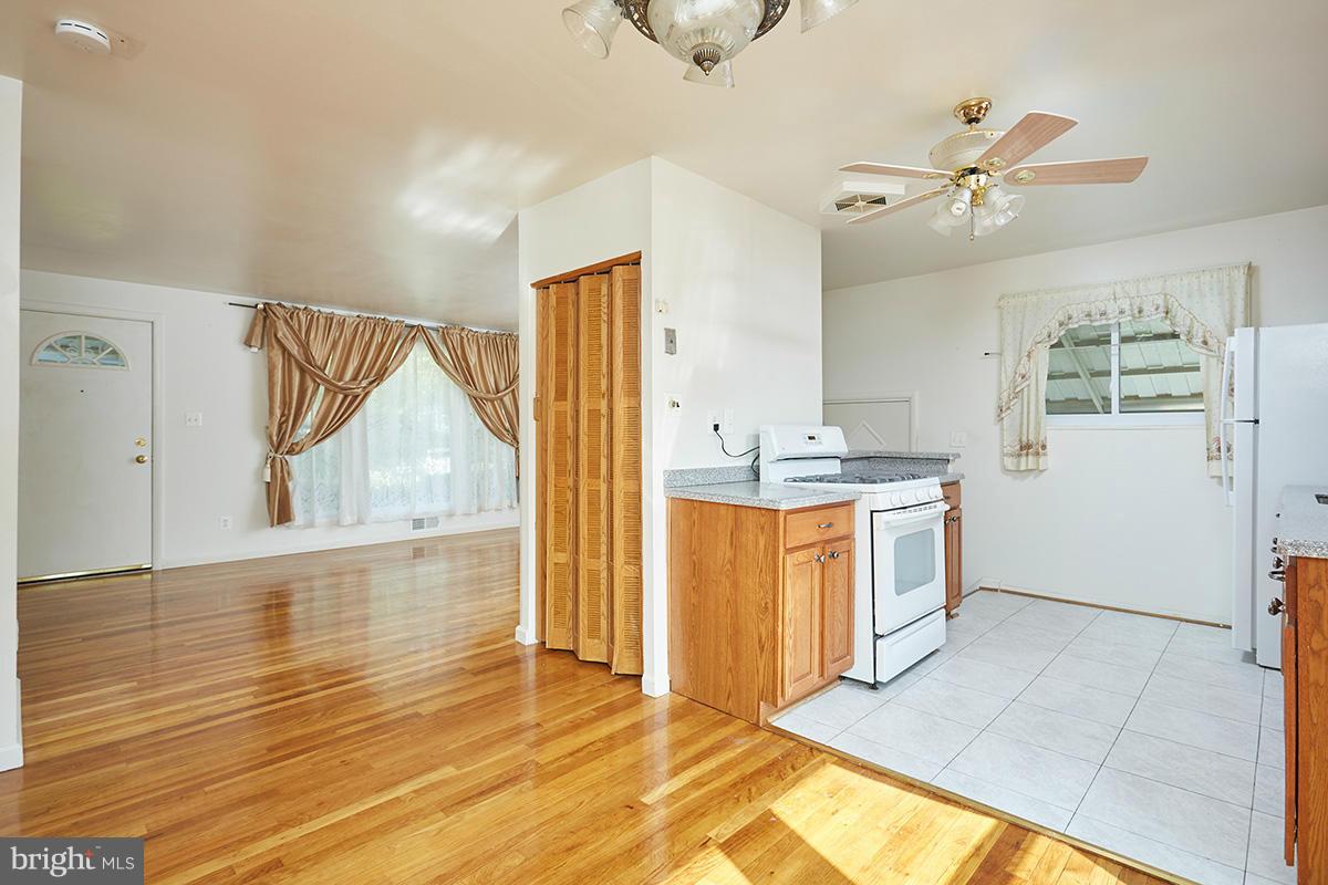 12001 Selfridge Road Silver Spring, MD 20906 - Photo 8 of 30 Dining Room