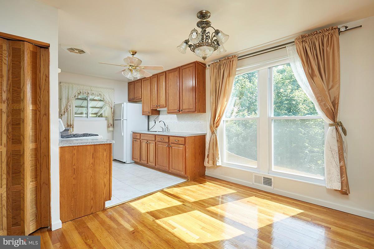 12001 Selfridge Road Silver Spring, MD 20906 - Photo 9 of 30 Dining Room