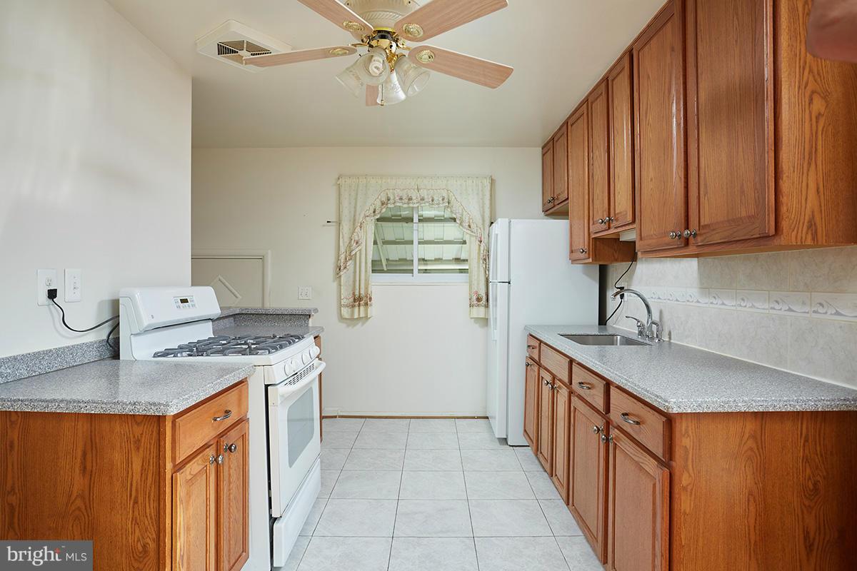 12001 Selfridge Road Silver Spring, MD 20906 - Photo 10 of 30 Kitchen