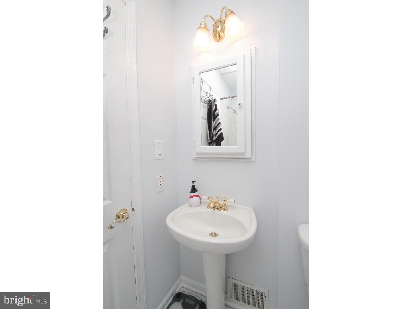 2578 High Road Huntingdon Valley, PA 19006 - Photo 15 of 25 Bathroom
