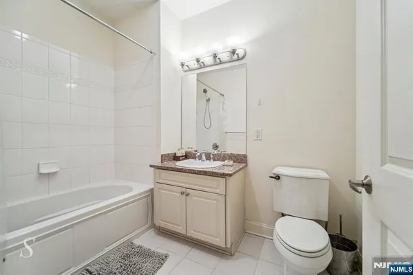 $4,500 | 20 Ave At Port Imperial, Unit 113, West New York, NJ 07093