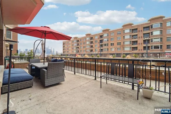 $4,500 | 20 Ave At Port Imperial, Unit 113, West New York, NJ 07093