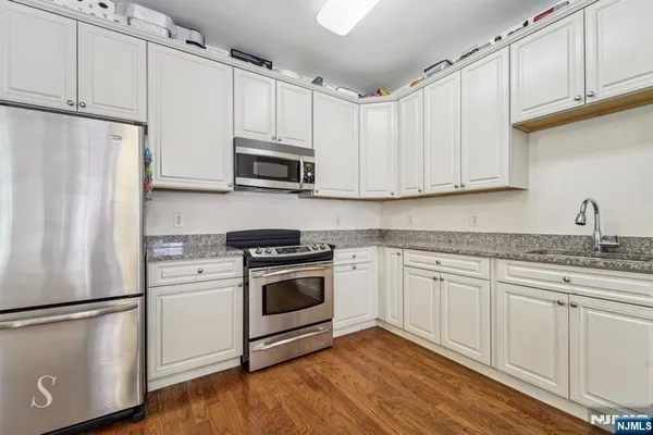 $4,500 | 20 Ave At Port Imperial, Unit 113, West New York, NJ 07093